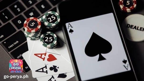 Ang Baccarat ay isa sa mga kakaibang laro sa mesa na maaari mong laruin sa isang casino. Hindi tulad ng karamihan sa mga laro ng card, hindi kailanman hinawakan ng mga manlalaro ang mga card. Bilang karagdagan, maaari kang tumaya sa alinman sa Player o Banker card. Maraming uri ng baccarat card game, ang pinakasimpleng bersyon ay mini baccarat.